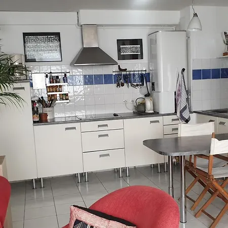 Apartment T3 Confortable Et Lumineux, Mal0......
